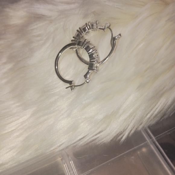 Elegant Silver Hoop Earrings - Picture 6 of 7